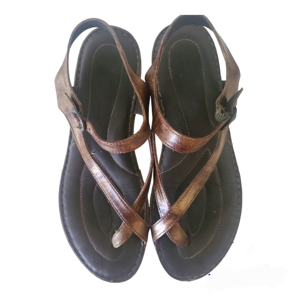 Born crown women's bronze comfort sandals size US8/39 Euro.